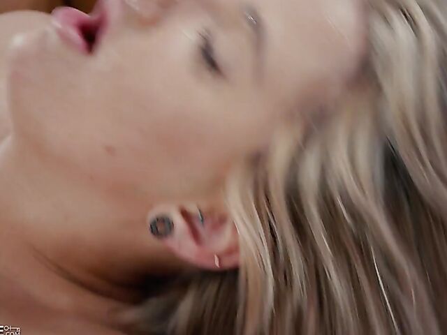 Hard sex on the sofa with blue-eyed Harmony Rivers