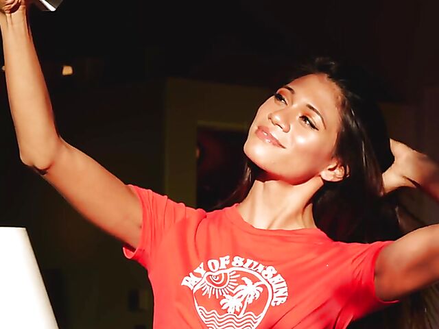 Skinny brunette model with tiny tits Hanna Le posing totally nude