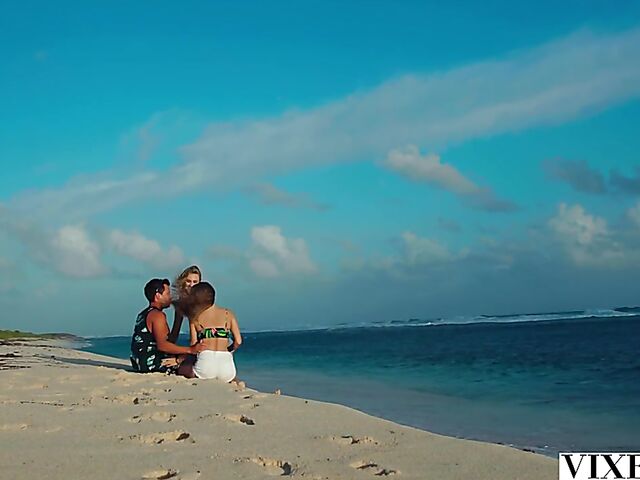 Caribbean outdoor threesome on vacation with Addie Andrews and Cayenne Klein