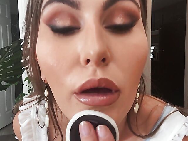 Lipstick and lingerie solo with lonely slut Paige Owens