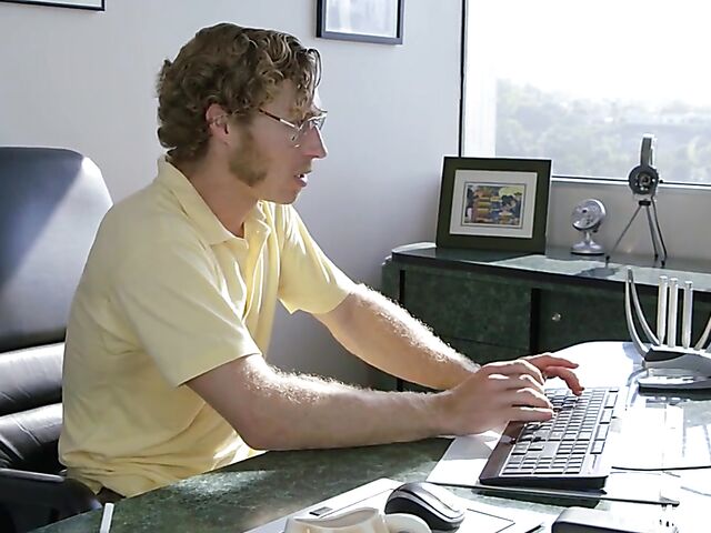 Hot latina Isabella De Santos wants her boss to put his meat in her pussy