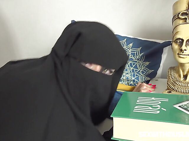 No face hijab sex with clothed muslim woman Lilly Joy