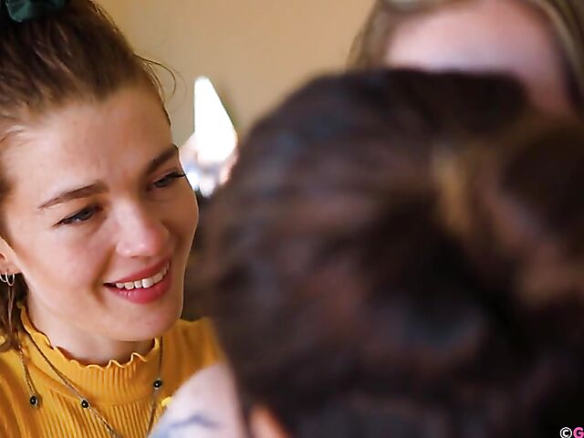 Natural lesbian trio Eva May, Juno Pixie, and Faye