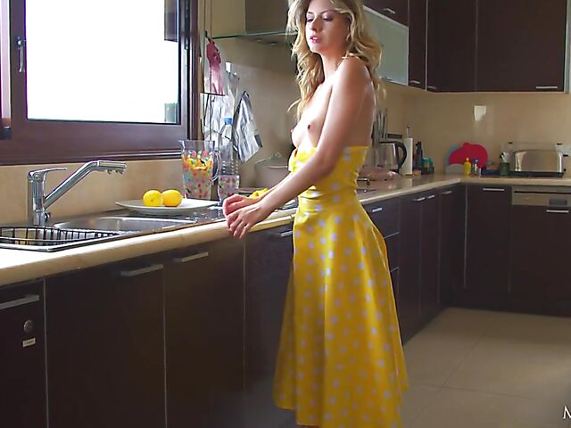 Rebecca Volpetti - Slim summer girl masturbates in the kitchen