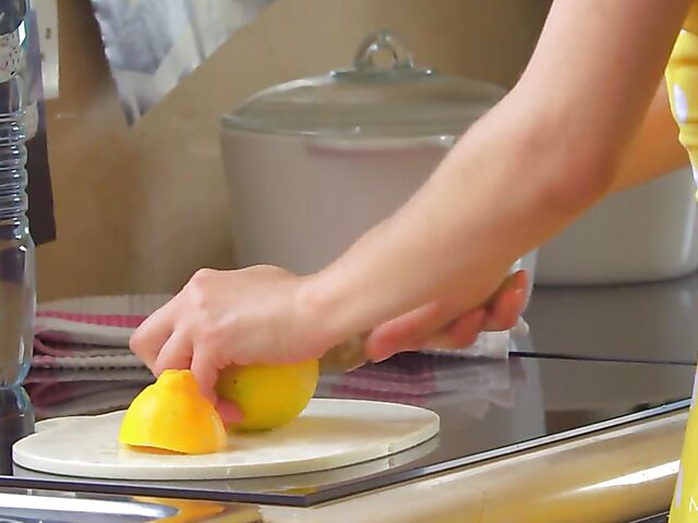 Rebecca Volpetti - Slim summer girl masturbates in the kitchen