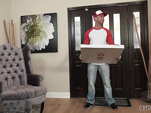 Pizza delivery boy gets paid by hot MILF Cherie Deville