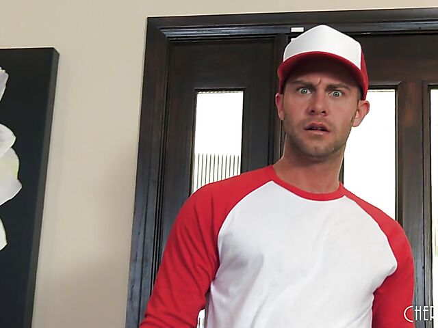 Pizza delivery boy gets paid by hot MILF Cherie Deville