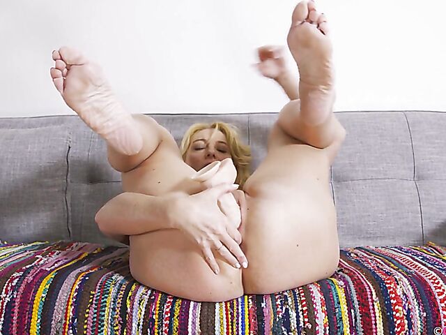 Marta - Lonely MILF dildo fucking her shaved cunt