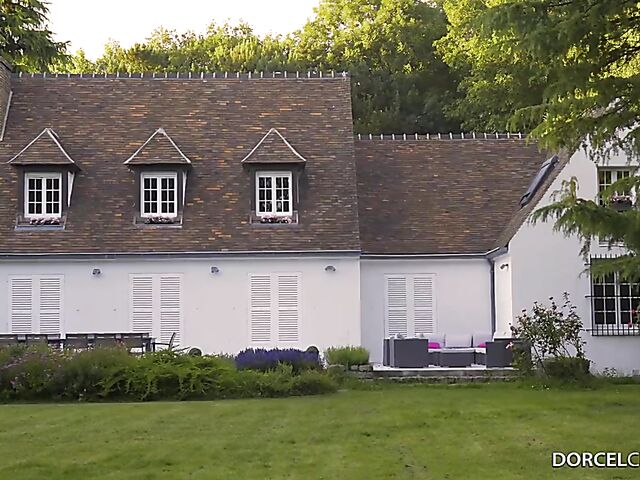 Mariska - Clothed MILF anal sex experience with her hot lover