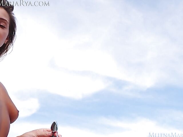 Melena Maria Rya - Slim bikini babe outdoor masturbation