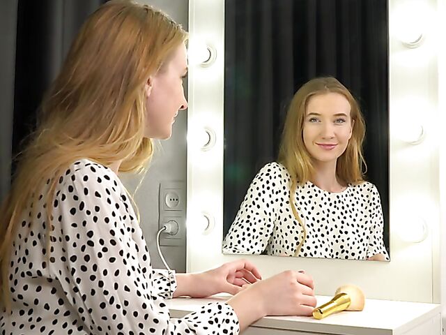 Grace Rosy slides her fingers in her pink pussy