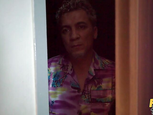 Enjoying Mia Rose's natural boobs and juicy cunt in the hostel