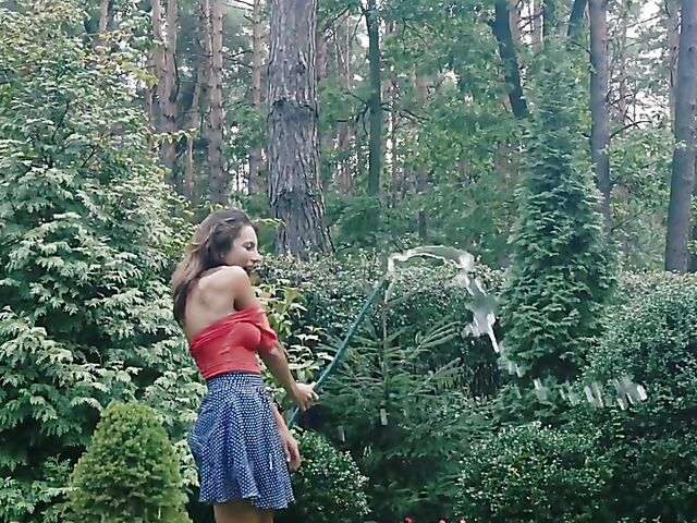 Outdoor solo strip tease in the garden with perfect babe Belka