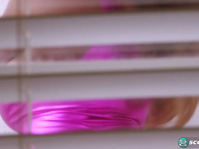 Busty ebony solo with curvy temptress Maserati