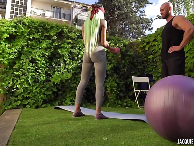 French fit ebony babe Kimmy prefers anal workout