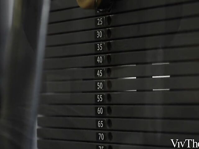 Lesbian gym babes Alyssa Bounty and Kinuski get it on