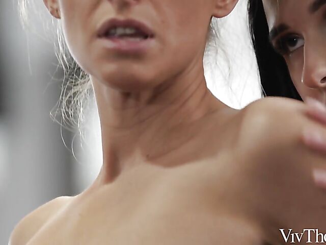 Lesbian gym babes Alyssa Bounty and Kinuski get it on