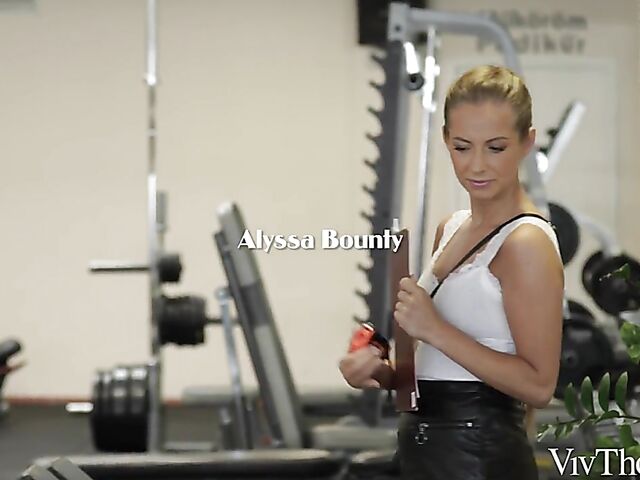Lesbian gym babes Alyssa Bounty and Kinuski get it on