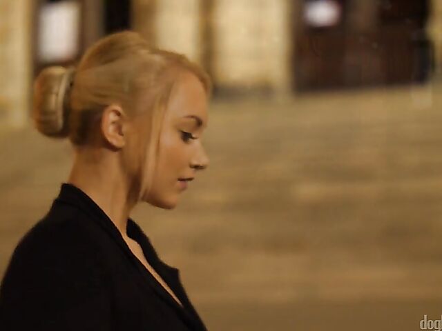 Impressive massage fuck session in the bedroom with juicy blonde Marilyn Sugar