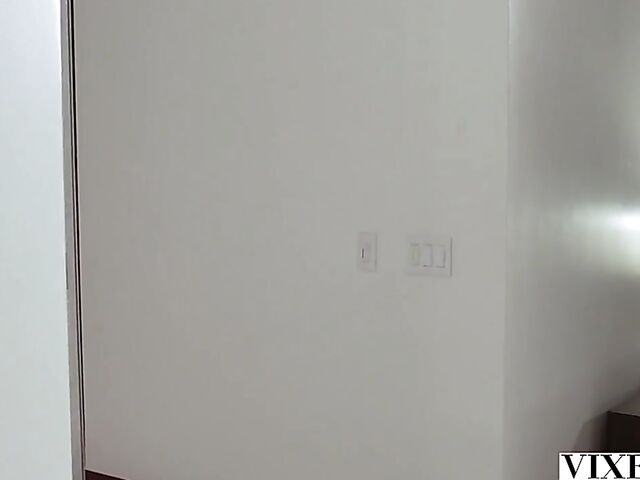 Perfect evening with slim ebony beauty Alexis Tae