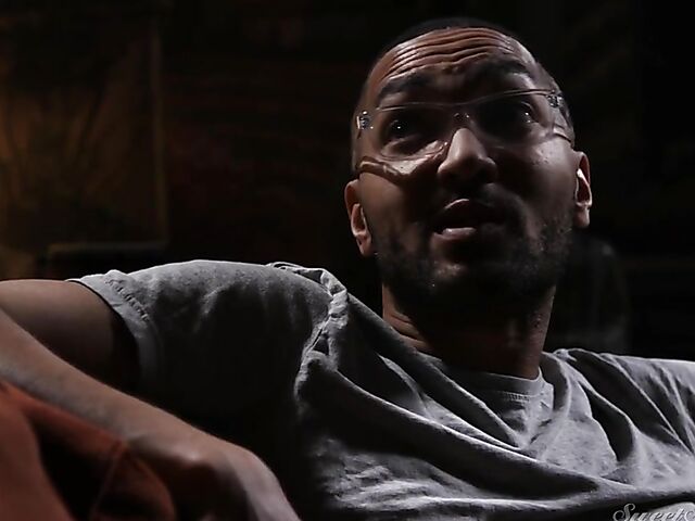 Going to bed with small tits MILF Mona Wales