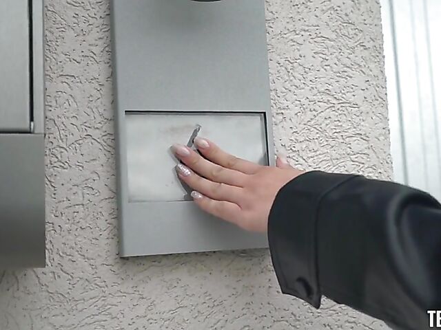 Rim job and pussy fuck with slender Alyssa Bounty