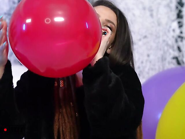 Indica Flower's big natural boobs and balloon fetish