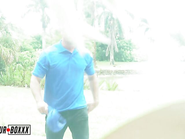 Pizza delivery guy fucks hungry slut Sera Moon