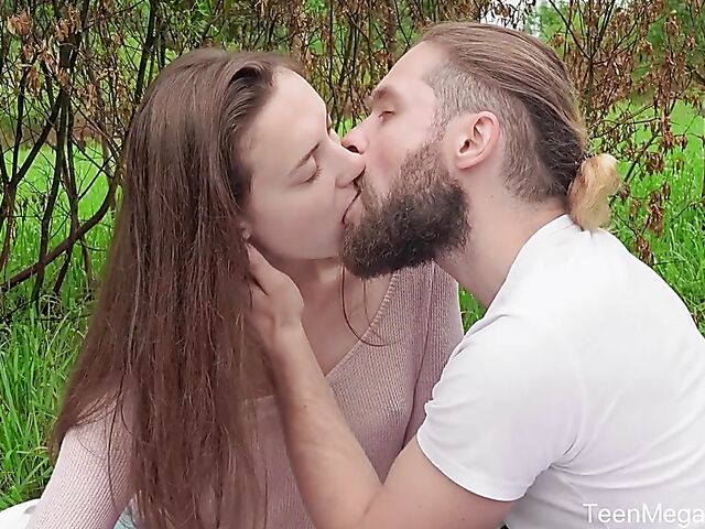 Alice Kingsly - Romantic couple outdoor sex