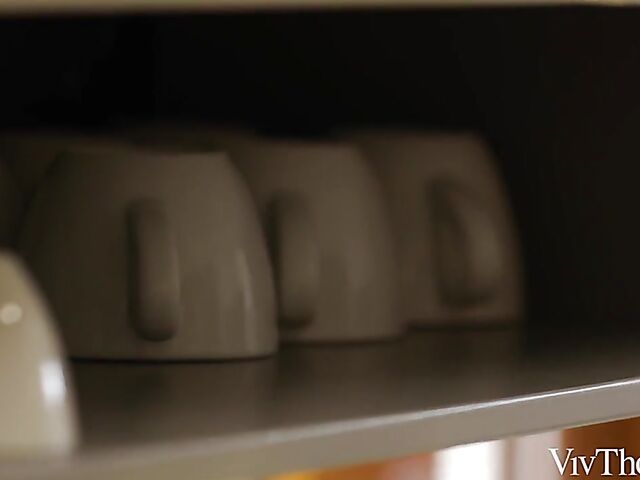 Lesbian pussy licking in the bedroom with Ophelia Dust and Shona River