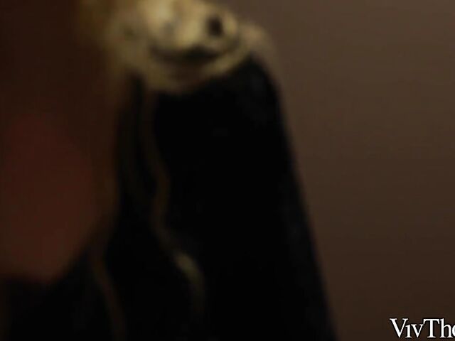 Lesbian pussy licking in the bedroom with Ophelia Dust and Shona River