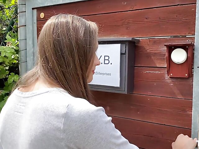 Blindfolded babe Stacy Cruz plays with her glass dildo