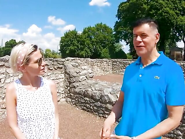 Subil Arch - Cute petite MILF POV banged