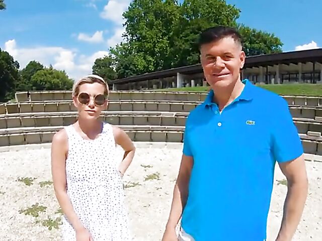 Subil Arch - Cute petite MILF POV banged