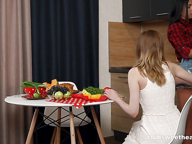 Teen lesbians Tarre and Lana get ready for Thanksgiving