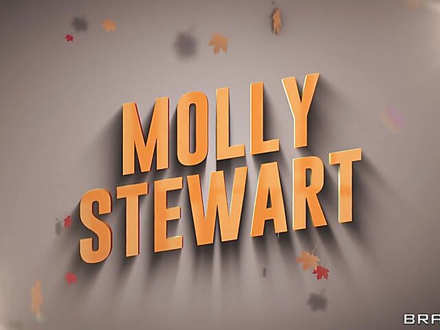 Redhead lesbians Molly Stewart and Lacy Lennon go wild on Thanksgiving