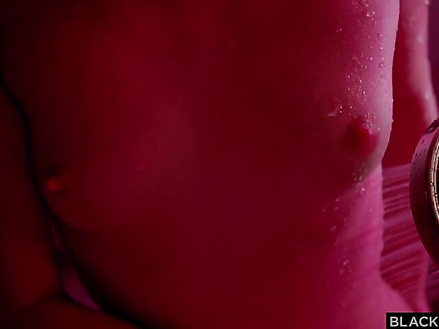 Tiny white slut Jessie Saint in Blacked interracial 3some