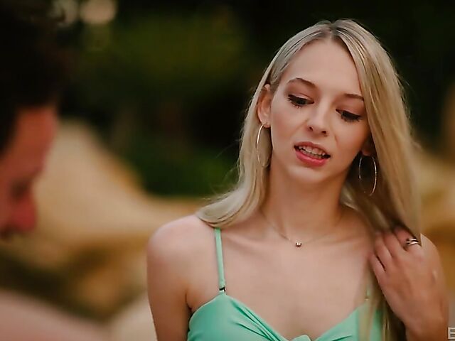 Skinny blonde Lily Larimar can't play golf but can fuck