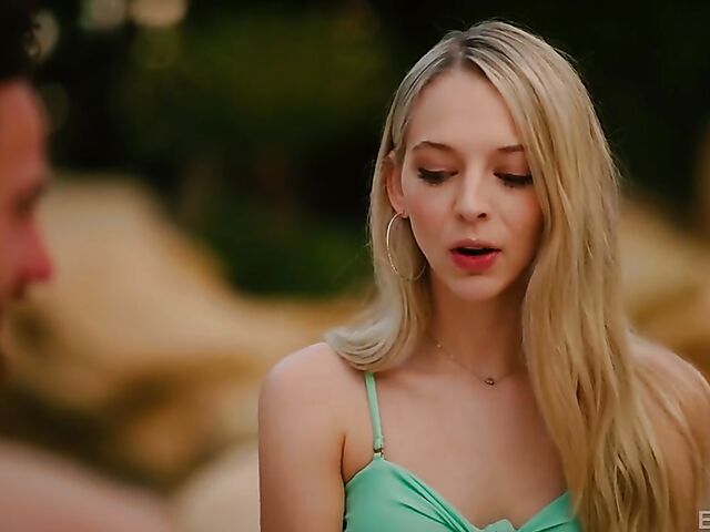 Skinny blonde Lily Larimar can't play golf but can fuck