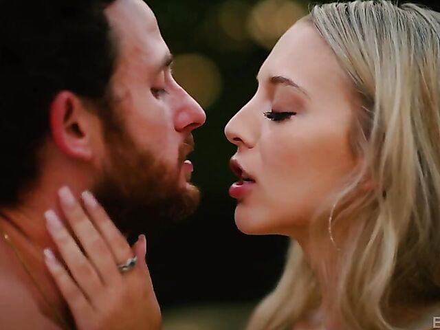 Skinny blonde Lily Larimar can't play golf but can fuck