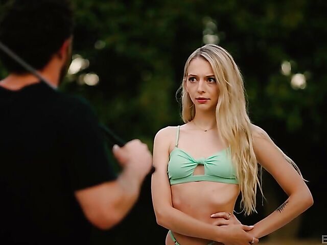 Skinny blonde Lily Larimar can't play golf but can fuck