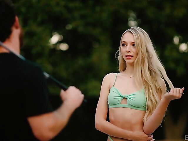 Skinny blonde Lily Larimar can't play golf but can fuck