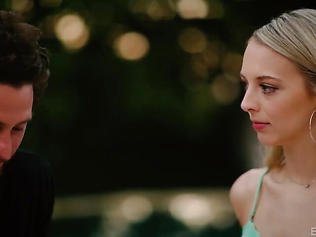 Skinny blonde Lily Larimar can't play golf but can fuck