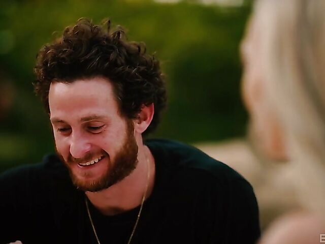 Skinny blonde Lily Larimar can't play golf but can fuck