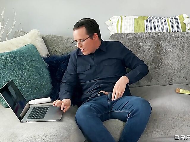 Big tits fitness babe Sofi Ryan seduces a nerd