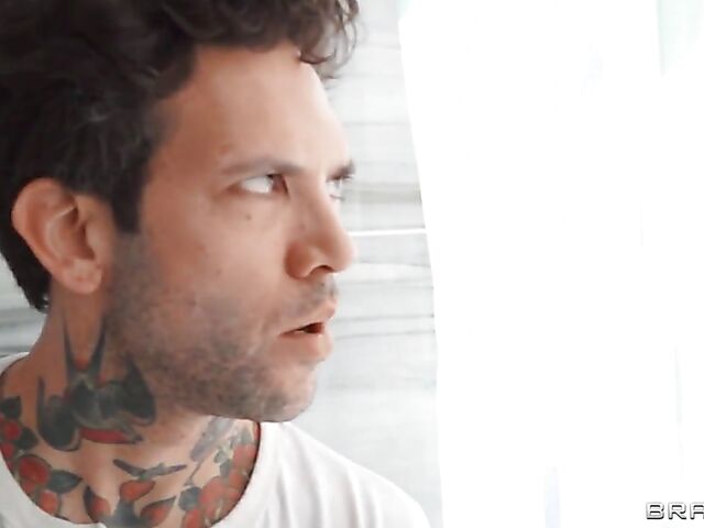 Brazzers threesome in the bathroom with busty Kayla Kayden and LaSirena69