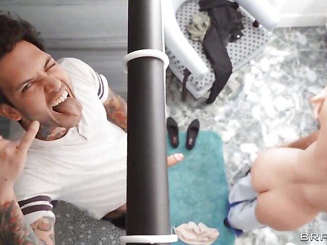 Brazzers threesome in the bathroom with busty Kayla Kayden and LaSirena69