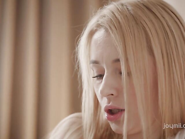 Hot sex with horny Julia Rain in her bedroom