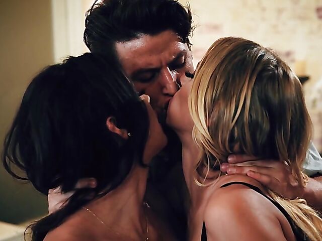 Naive Kylie Rocket and aunt Katie Morgan team up for a truly hot threesome