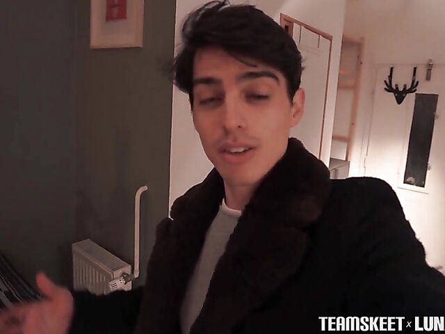 James' Asian girlfriend Luna X gets banged from behind in Budapest